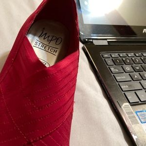 Pre-owned shoes and gently used in good condition